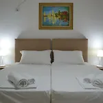 Seaview Bay Studio & Private Garage
