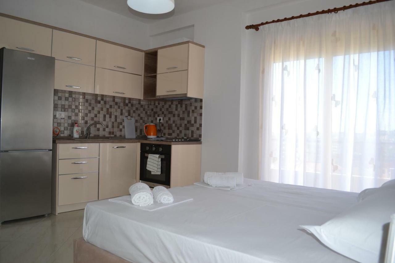 Seaview Bay & Private Garage Apartment Vlore