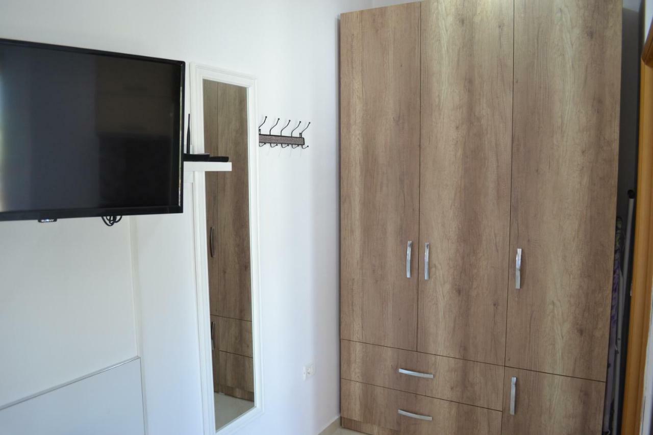 Apartment Seaview Bay & Private Garage Vlore